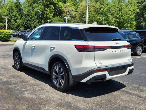 Majestic White 2025 INFINITI QX60 Luxe