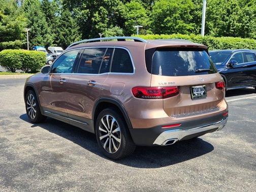 Rose Gold Metallic 2022 Mercedes-Benz GLB 250 Base 4MATIC