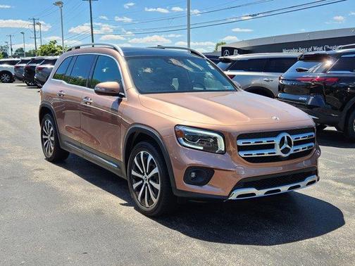 Rose Gold Metallic 2022 Mercedes-Benz GLB 250 Base 4MATIC