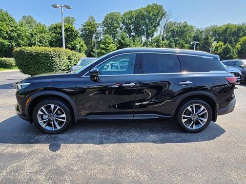 Mineral Black 2023 INFINITI QX60 Luxe