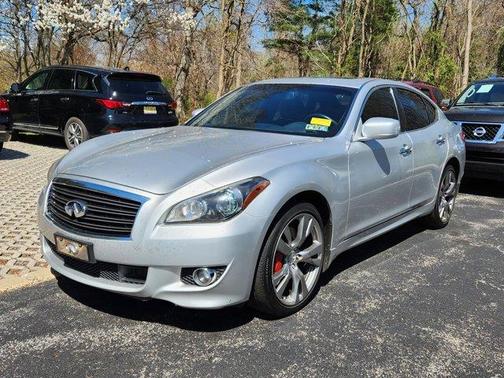 2013 INFINITI M56x Base