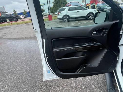 2017 GMC Canyon SLE