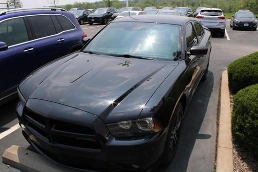 Photo 2 of 2 of 2014 Dodge Charger R/T