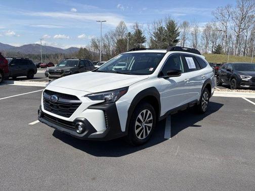 Crystal White Pearl 2025 Subaru Outback Premium