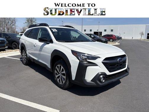 Crystal White Pearl 2025 Subaru Outback Premium