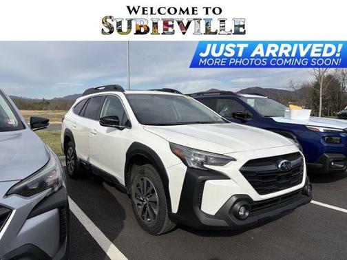 Crystal White Pearl 2025 Subaru Outback Premium