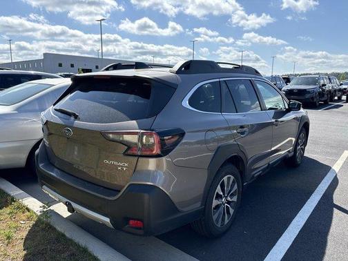 Brilliant Bronze Metallic 2024 Subaru Outback Limited XT