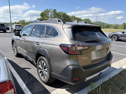 Brilliant Bronze Metallic 2024 Subaru Outback Limited XT