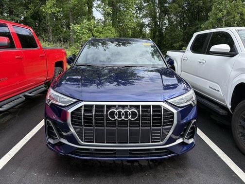 Navarra Blue Metallic 2023 Audi Q3 45 S line Premium