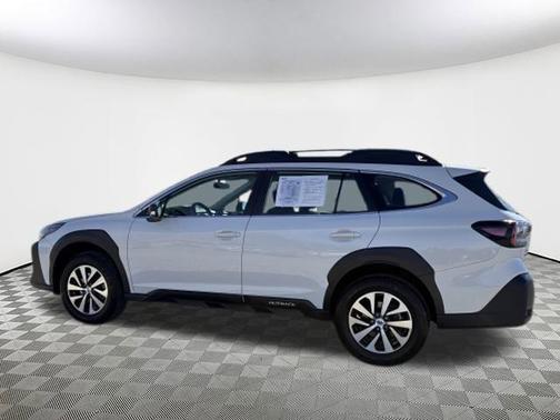 2025 Subaru Outback Base