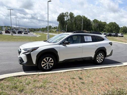 Crystal White Pearl 2025 Subaru Outback Premium