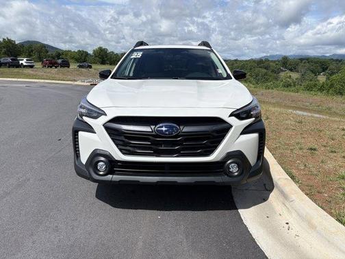 Crystal White Pearl 2025 Subaru Outback Premium