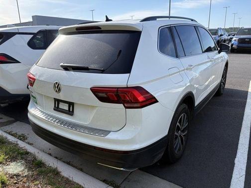 Pure White 2019 Volkswagen Tiguan 2.0T SE