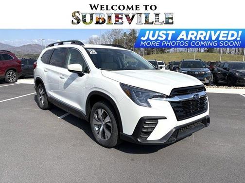 Crystal White Pearl 2025 Subaru Ascent Premium