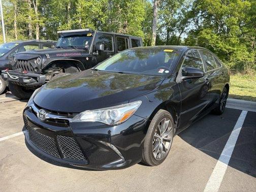 Midnight Black Metallic 2017 Toyota Camry XSE