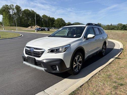 Crystal White Pearl 2020 Subaru Outback Limited