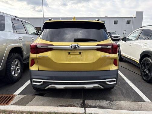 Starbright Yellow 2021 Kia Seltos SX