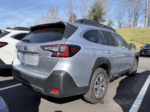 Ice Silver Metallic 2025 Subaru Outback Premium