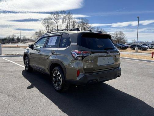 2025 Subaru Forester Premium