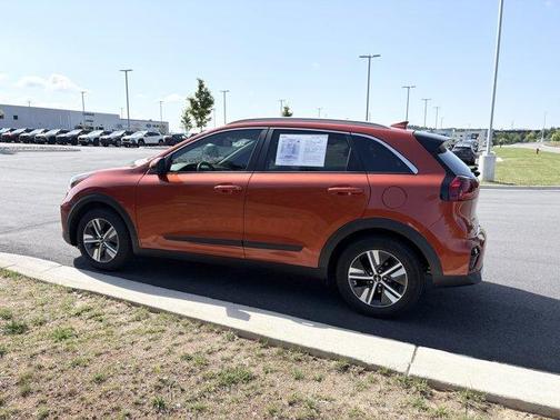 Solar Orange 2022 Kia Niro LXS