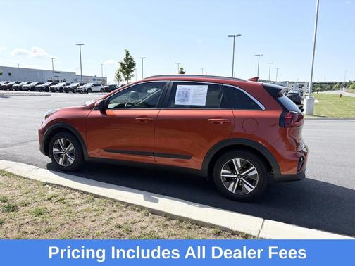 Solar Orange 2022 Kia Niro LXS