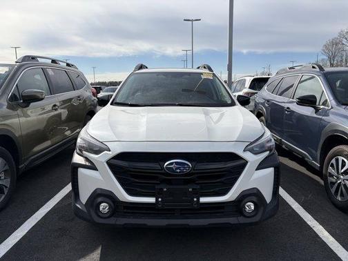 Crystal White Pearl 2025 Subaru Outback Onyx Edition