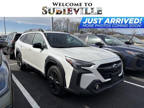 Crystal White Pearl 2025 Subaru Outback Onyx Edition