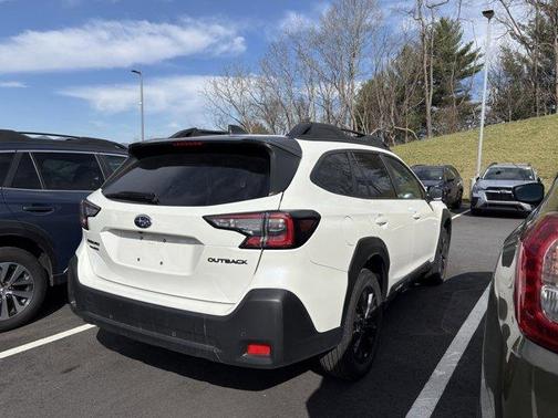 Crystal White Pearl 2025 Subaru Outback Onyx Edition