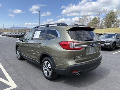 Autumn Green Metallic 2025 Subaru Ascent Premium