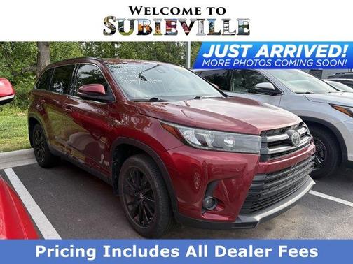 Salsa Red Pearl 2019 Toyota Highlander SE