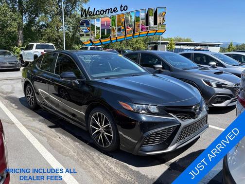 Midnight Black Metallic 2023 Toyota Camry SE