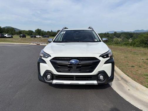 Crystal White Pearl 2024 Subaru Outback Touring