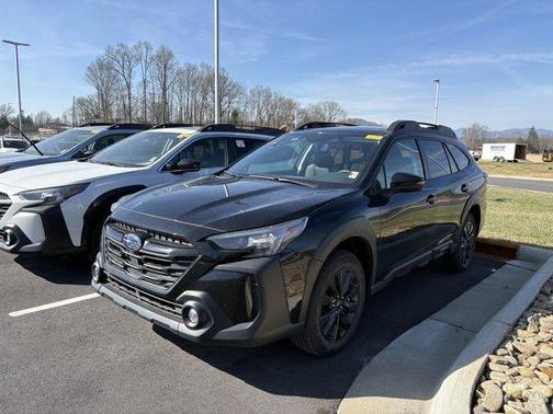 Crystal Black Silica 2025 Subaru Outback Onyx Edition