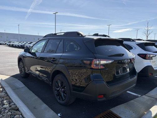Crystal Black Silica 2025 Subaru Outback Onyx Edition