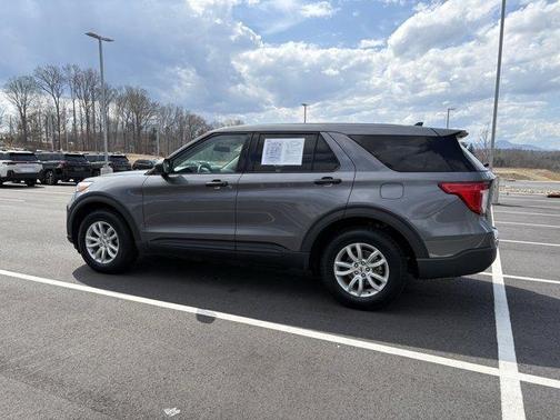 2021 Ford Explorer Base