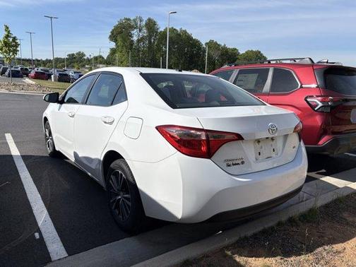 Super White 2018 Toyota Corolla LE