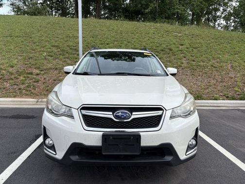 Crystal White Pearl 2016 Subaru Crosstrek 2.0i Premium