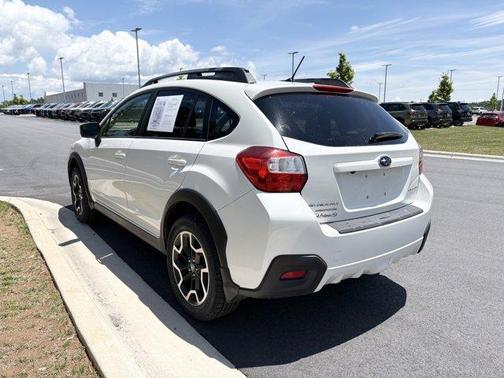 Crystal White Pearl 2016 Subaru Crosstrek 2.0i Premium