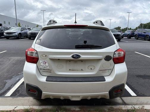 Crystal White Pearl 2016 Subaru Crosstrek 2.0i Premium