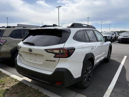 Crystal White Pearl 2025 Subaru Outback Onyx Edition