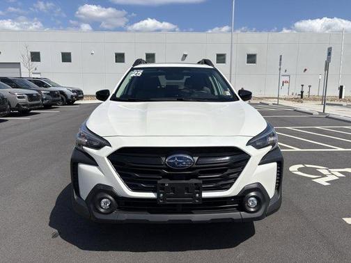 Crystal White Pearl 2025 Subaru Outback Onyx Edition