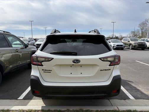 Crystal White Pearl 2025 Subaru Outback Onyx Edition