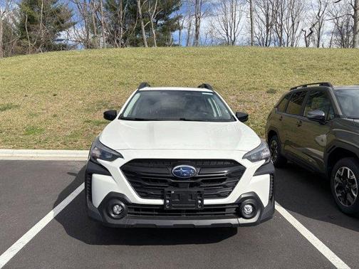 Crystal White Pearl 2025 Subaru Outback Onyx Edition