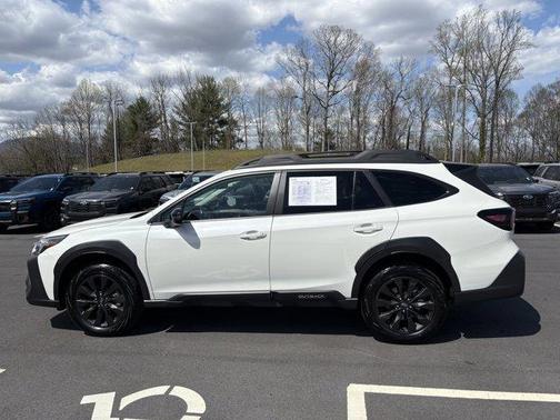 Crystal White Pearl 2025 Subaru Outback Onyx Edition