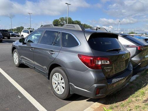 Magnetite Gray Metallic 2018 Subaru Outback 2.5i Premium