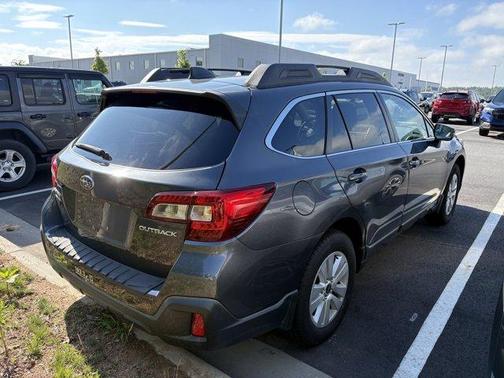 Magnetite Gray Metallic 2018 Subaru Outback 2.5i Premium