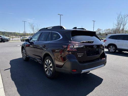 Crystal White Pearl 2024 Subaru Outback Limited