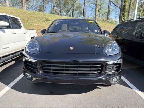 Jet Black Metallic 2016 Porsche Cayenne Base
