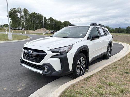 Crystal White Pearl 2023 Subaru Outback Limited XT