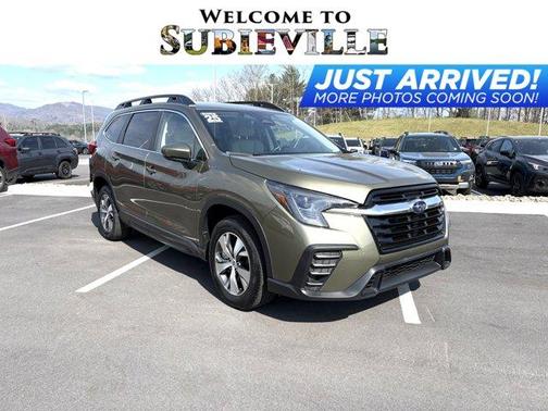 Autumn Green Metallic 2025 Subaru Ascent Premium